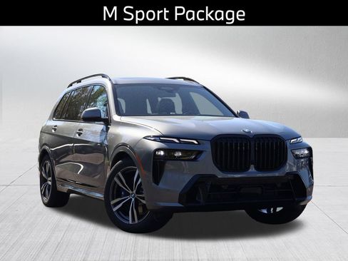 Certified 2026 BMW X7 xDrive40i w/ Executive Package AWD/4WD image 3