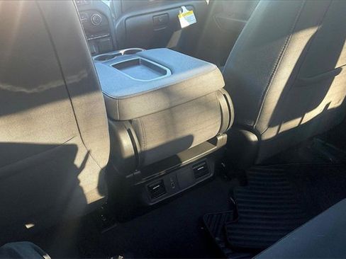 Used 2024 Chevrolet Silverado 1500 Custom image 34