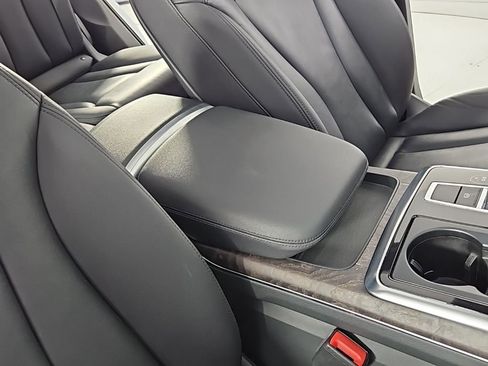 Used 2020 Audi Q7 3.0T Premium image 16