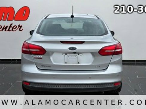 Used 2018 Ford Focus SEL image 4