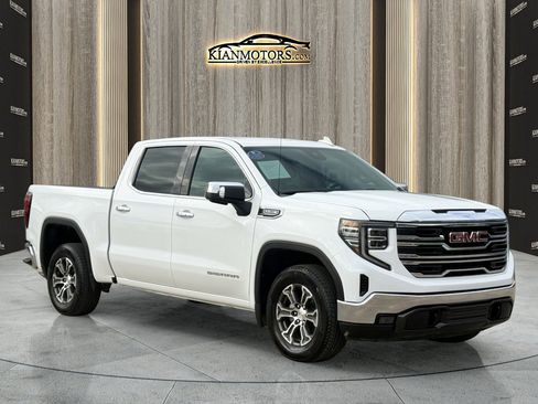 Used 2025 GMC Sierra 1500 SLT image 1