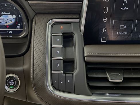 Used 2023 GMC Yukon SLT w/ Max Trailering Package image 24