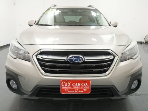 Used 2019 Subaru Outback 2.5i Premium AWD/4WD image 2