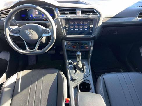 Used 2022 Volkswagen Tiguan SE image 14