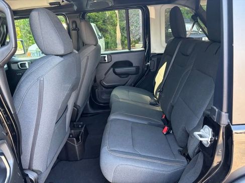 Used 2025 Jeep Wrangler Unlimited Sport AWD/4WD image 15