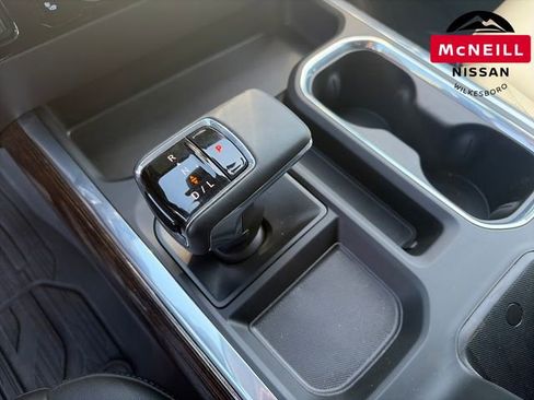Used 2025 GMC Sierra 1500 Elevation w/ Elevation Premium Package AWD/4WD image 29