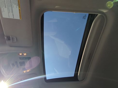 Used 2024 Toyota Sienna XLE image 28