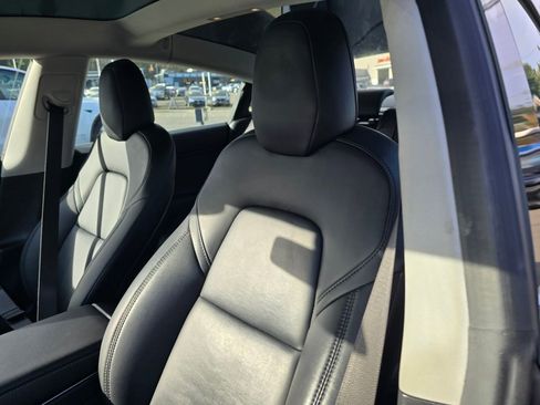 Used 2018 Tesla Model 3 Long Range RWD image 23