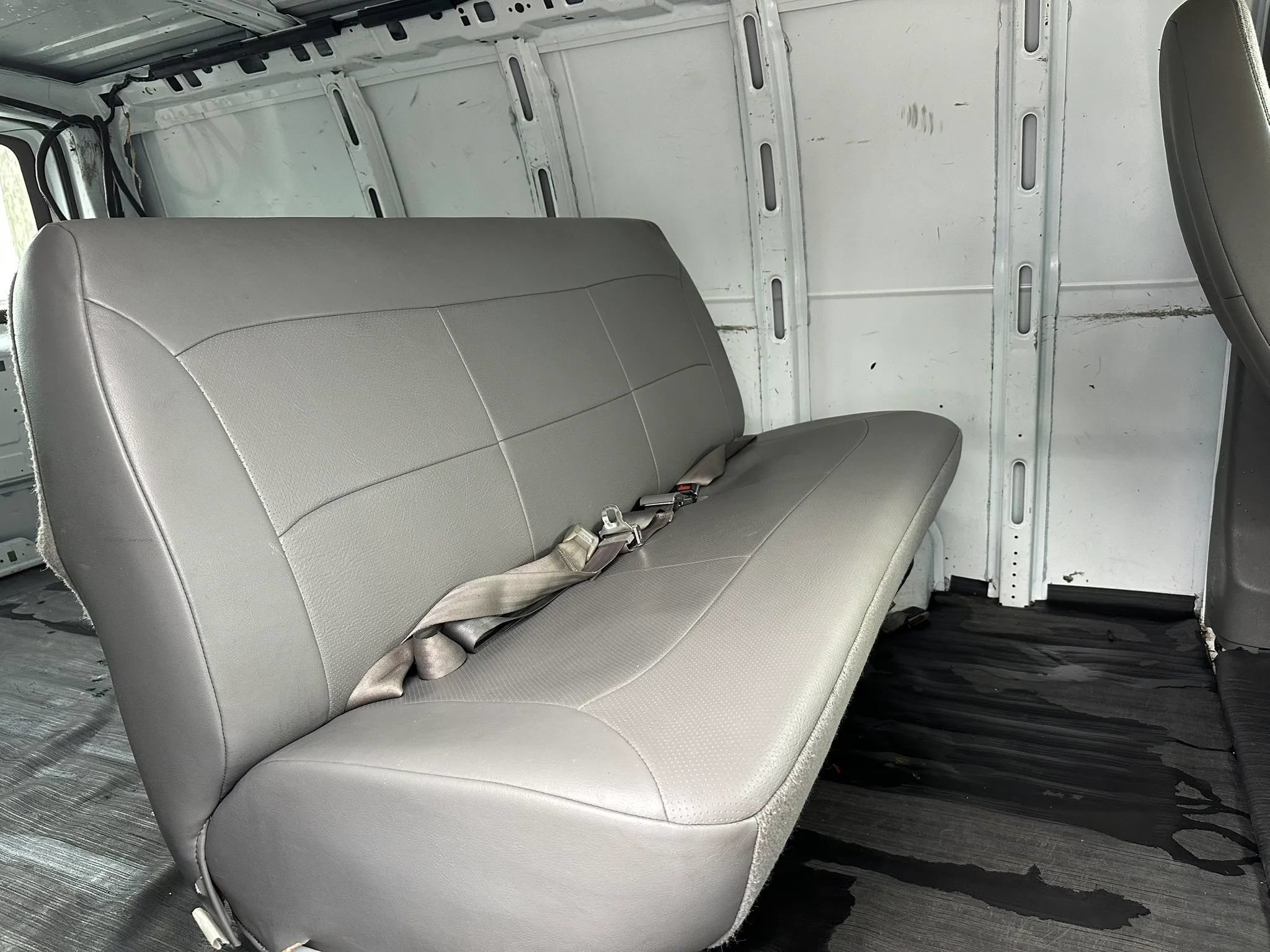 Used 2012 Chevrolet Express 2500 RWD image 10