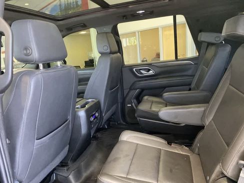 Used 2022 Chevrolet Tahoe Z71 w/ Luxury Package AWD/4WD image 16
