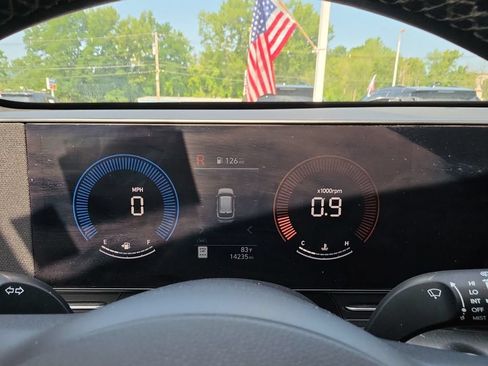 Used 2024 Hyundai Kona SEL AWD/4WD image 19