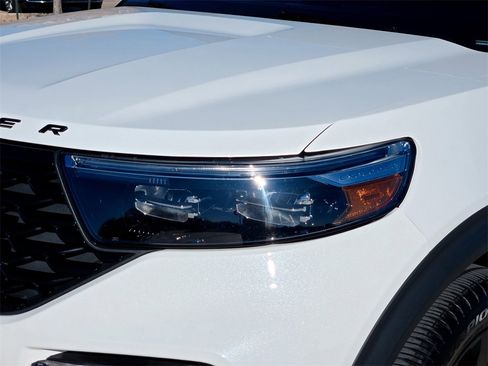 Used 2023 Ford Explorer ST-Line w/ Class IV Trailer Tow Package image 3