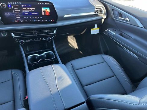 New 2026 Chevrolet Traverse LT image 17