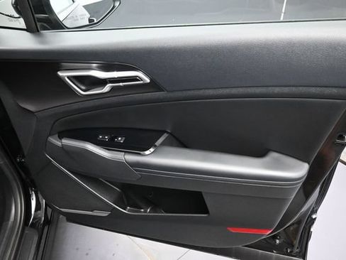 Used 2025 Kia Sportage EX FWD image 34