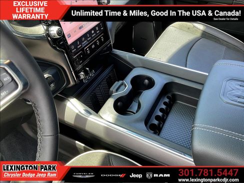 New 2026 RAM 2500 Laramie AWD/4WD image 8
