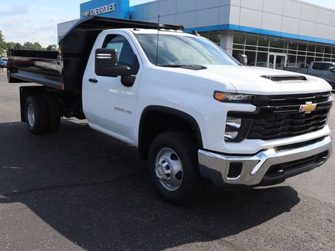 New 2026 Chevrolet Silverado 3500 W/T w/ WT Convenience Package AWD/4WD image 2
