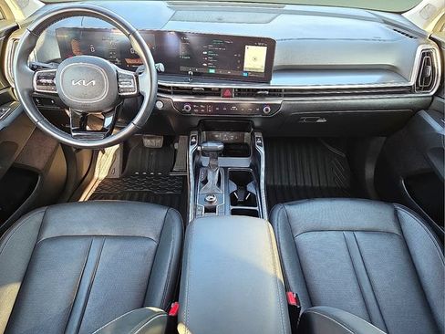Used 2025 Kia Sorento S FWD image 16