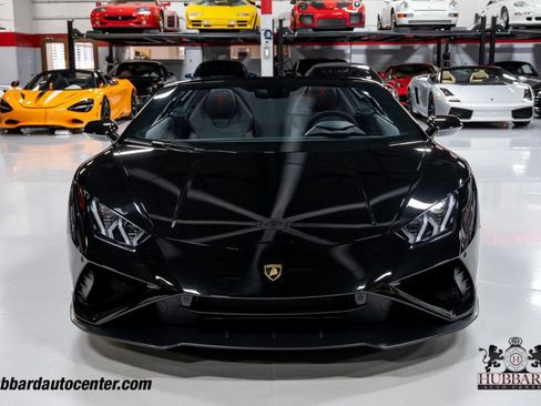 Used 2021 Lamborghini Huracan EVO image 3