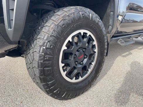 Used 2024 Toyota Tacoma TRD Off-Road image 10