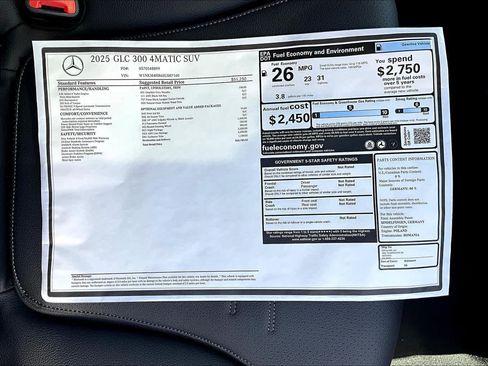 Used 2025 Mercedes-Benz GLC 300 4MATIC image 19