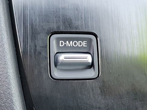 Used 2024 Nissan Rogue S FWD image 18