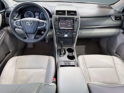 Used 2017 Toyota Camry XLE FWD image 16
