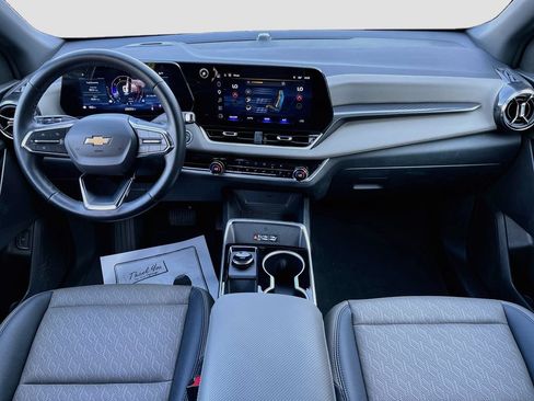 Used 2026 Chevrolet Equinox LT w/ Convenience Package II FWD image 27