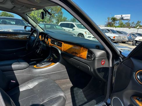 Used 2003 Jaguar XJ8 RWD image 38