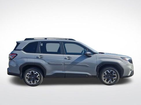 Used 2025 Subaru Forester Premium AWD/4WD image 7
