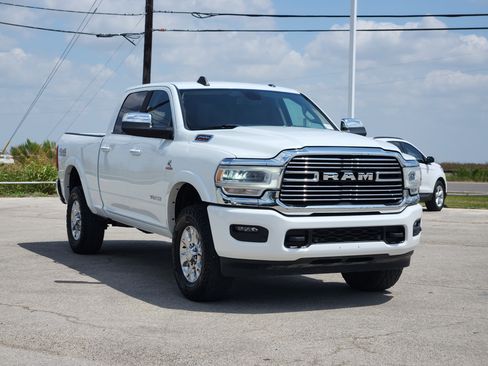 Used 2022 RAM 2500 Laramie AWD/4WD image 3
