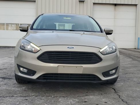 Used 2016 Ford Focus SE image 2