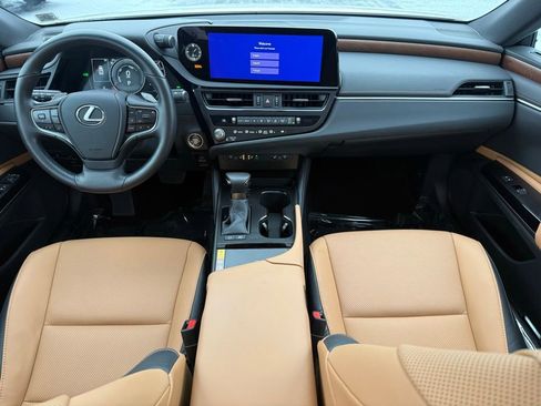 Certified 2025 Lexus ES 300h w/ Premium Package image 15