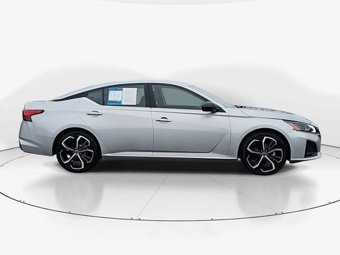 Used 2023 Nissan Altima 2.5 SR image 4