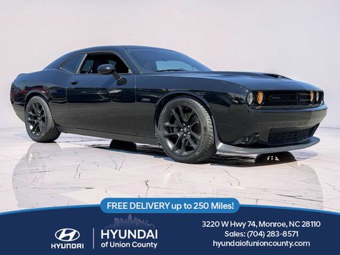 Used 2021 Dodge Challenger R/T Scat Pack RWD image 1