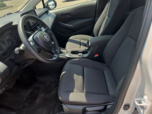 Used 2024 Toyota Corolla LE FWD image 5