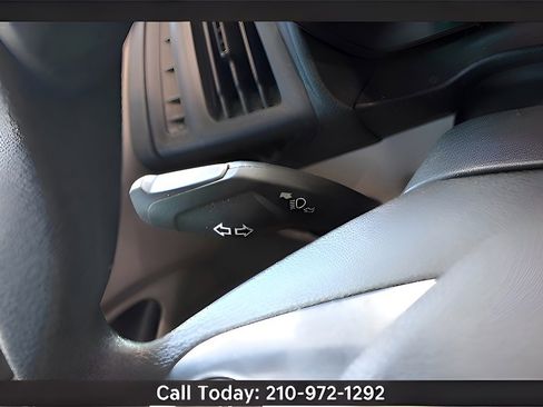 Used 2019 Ford Transit Connect XLT image 25