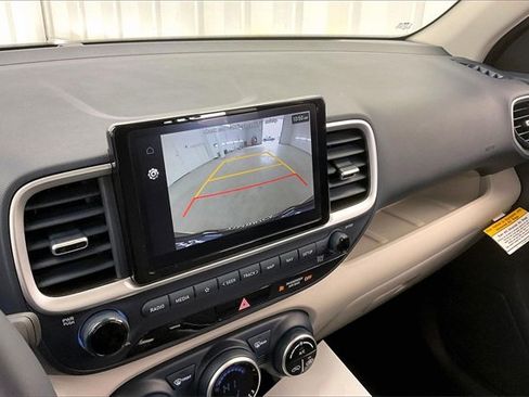 Certified 2025 Hyundai Venue Limited image 27