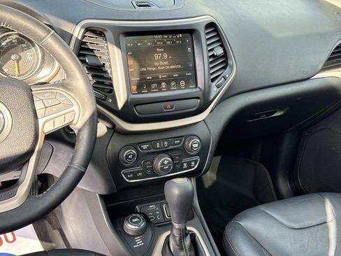 Used 2016 Jeep Cherokee Limited image 21