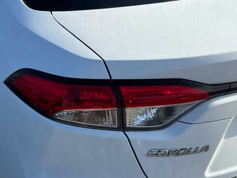 Used 2021 Toyota Corolla LE FWD image 20