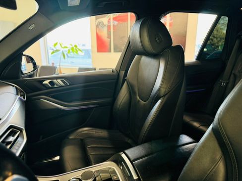 Used 2021 BMW X5 xDrive40i w/ M Sport Package image 16