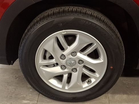 New 2025 Hyundai Venue SE image 18