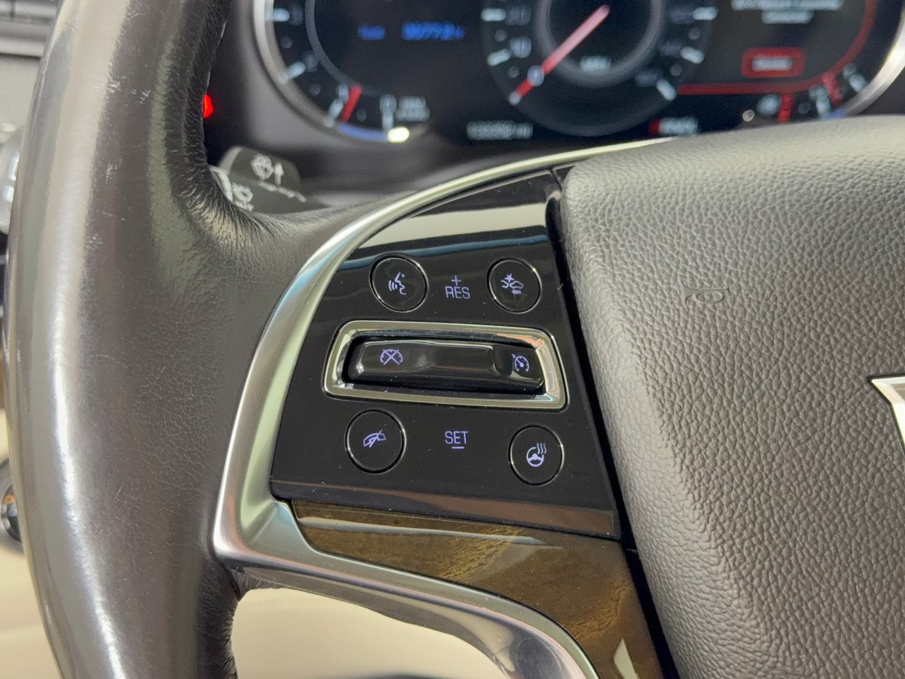 Used 2019 Cadillac Escalade ESV Premium Luxury AWD/4WD image 21