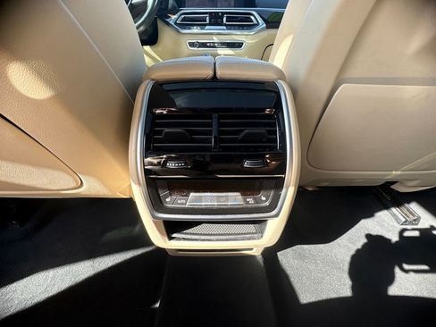 Used 2020 BMW X5 xDrive40i w/ Premium Package image 12