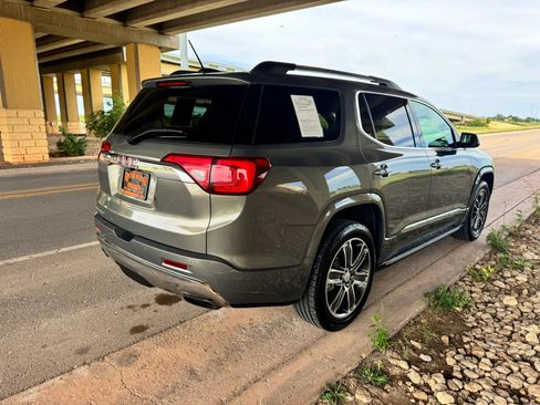 Used 2018 GMC Acadia Denali w/ Technology Package FWD image 3