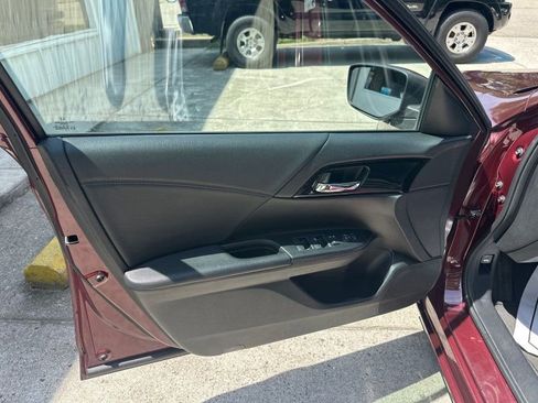 Used 2014 Honda Accord Sport image 15