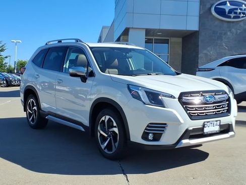 Used 2023 Subaru Forester Touring AWD/4WD image 3