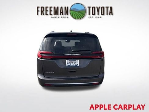 Used 2022 Chrysler Pacifica Touring-L FWD image 6