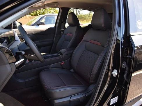 New 2025 Nissan Kicks SR image 23