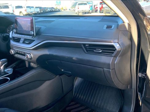 Used 2023 Nissan Altima 2.5 SV image 18