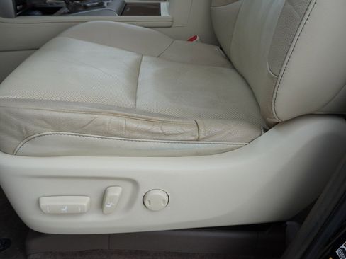 Used 2015 Lexus GX 460 w/ Premium Package image 26